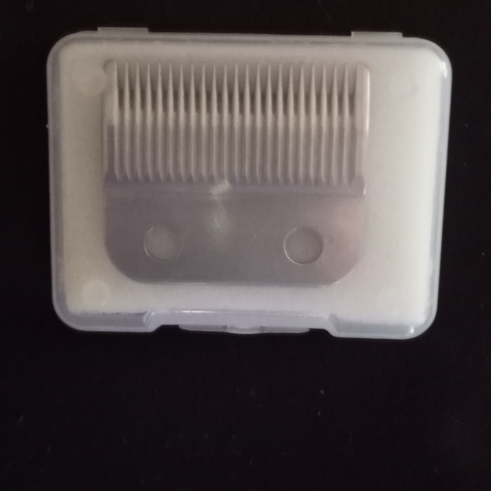 Taper clipper blade